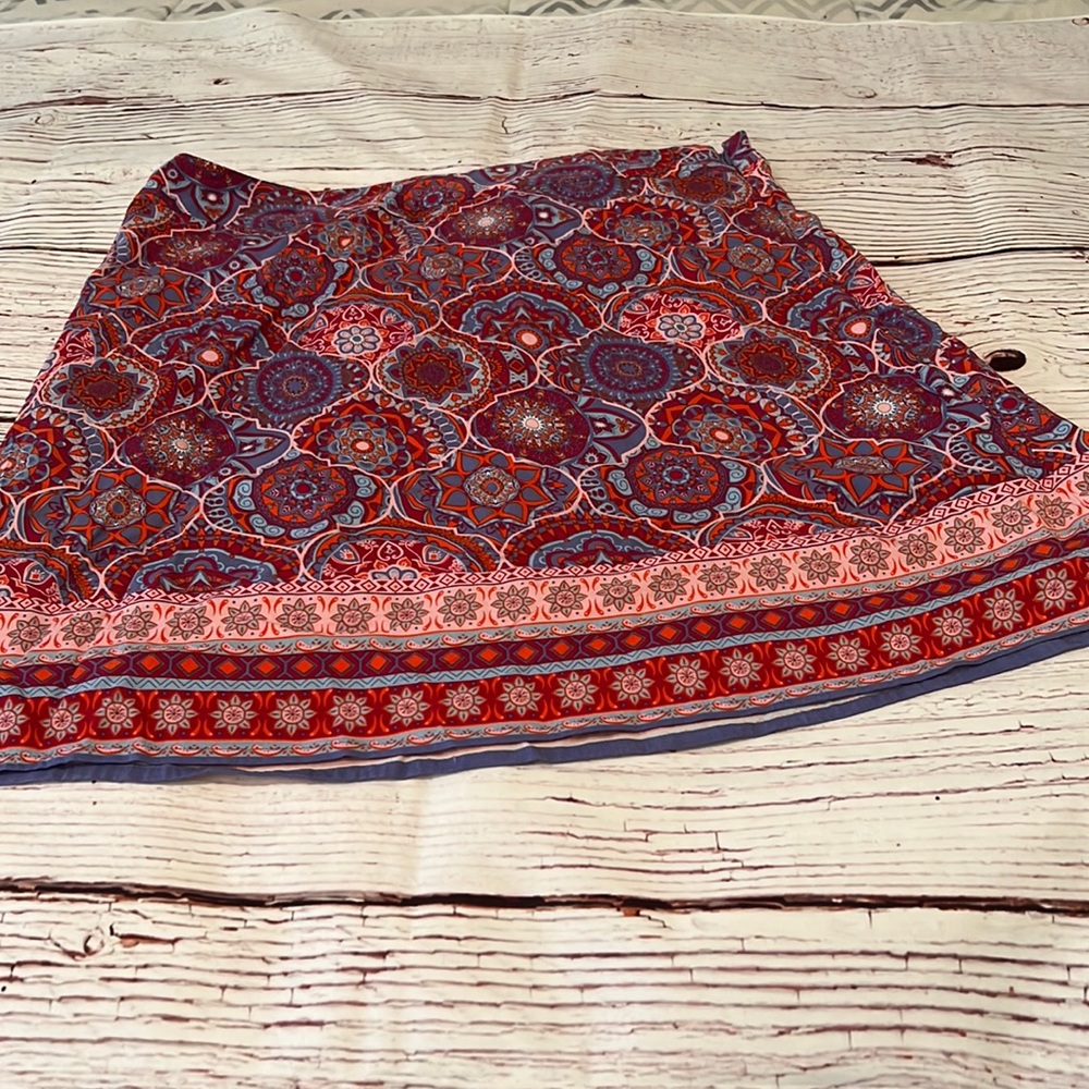 NWOT  Magnolia Grace skirt  Never worn  Sz Lg gorgeous print